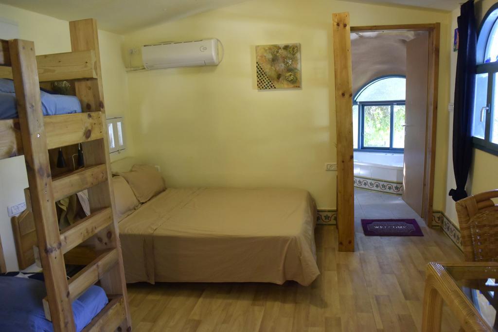 Bed and Breakfast Dutch Farm Israel Sede Zevi Экстерьер фото